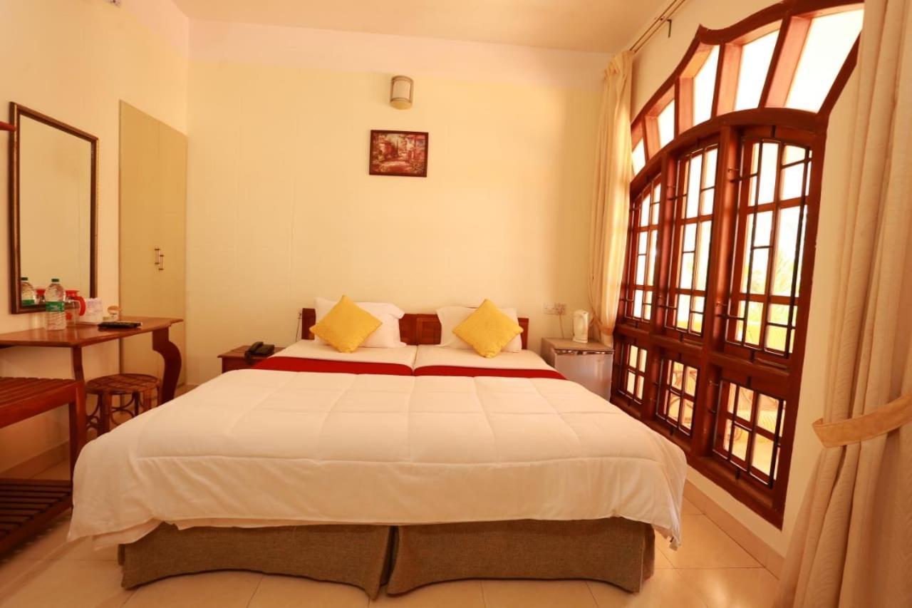 The Sanctum Spring Beach Resort Varkala Exteriör bild